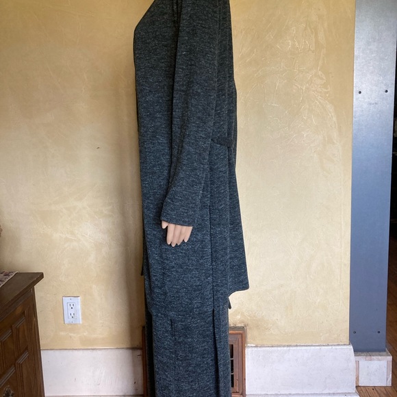 Knitted maxi dress and matching cardigan by Fairweather. - Picture 2 of 12